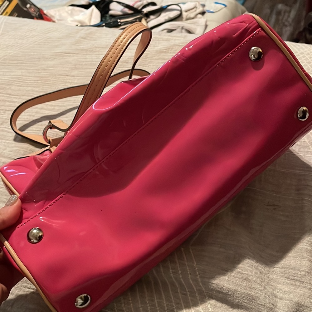 Super cute pink Coach - Picture 3 of 7